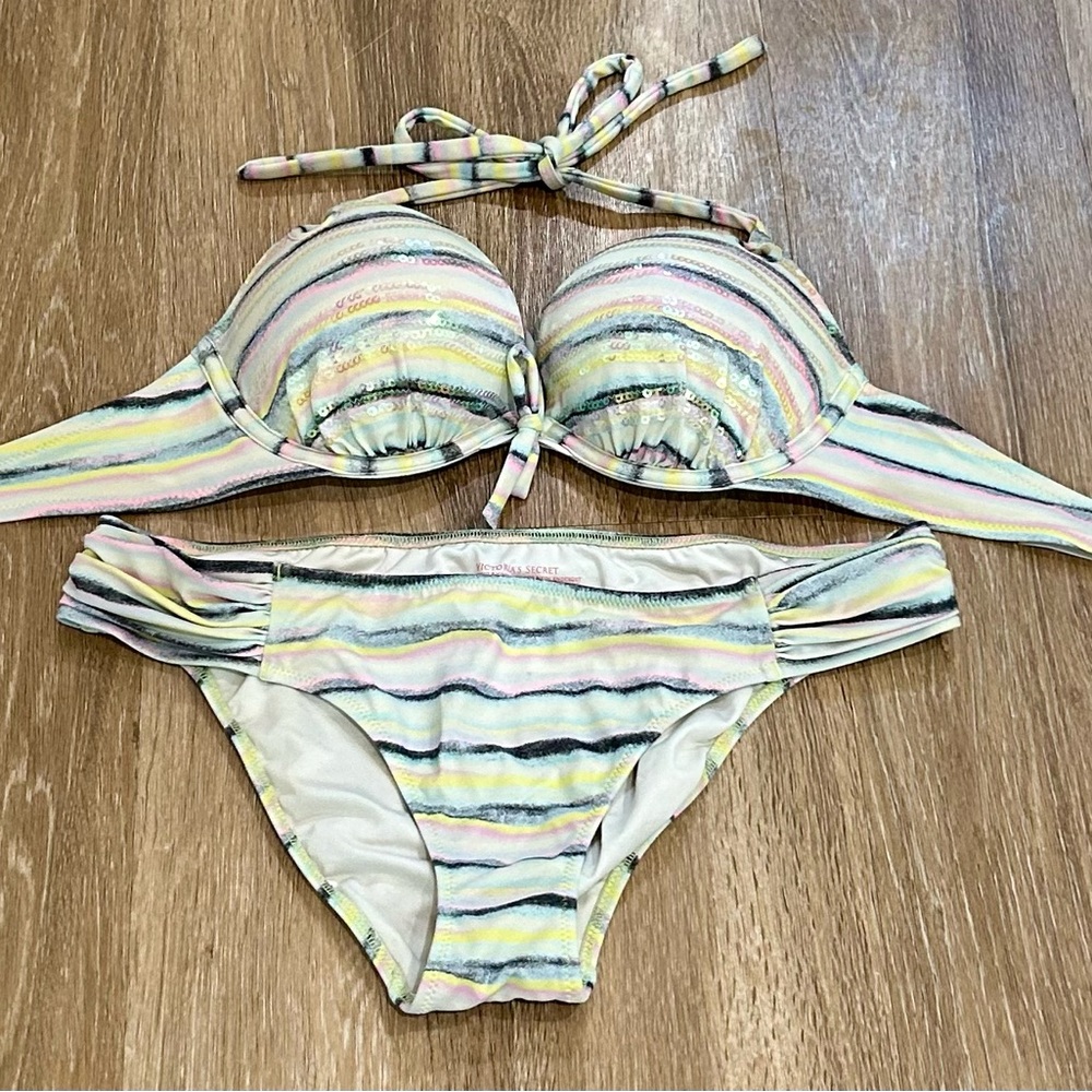 Y2K Victoria’s Secret bombshell Bikini